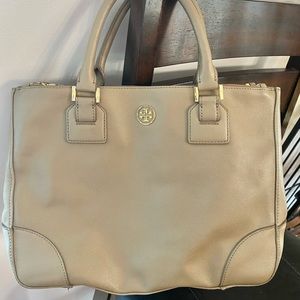 Tory Burch
Robinson Double Zip with Leather Tote